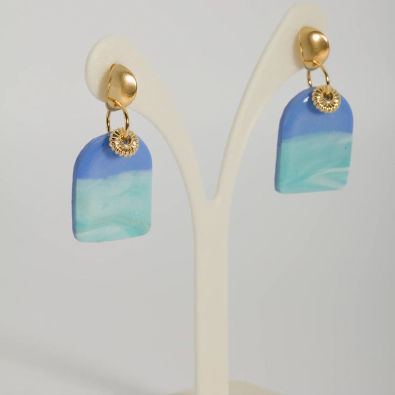 Boucles bleu clair