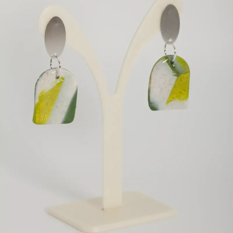 Boucles jaunes et vertes