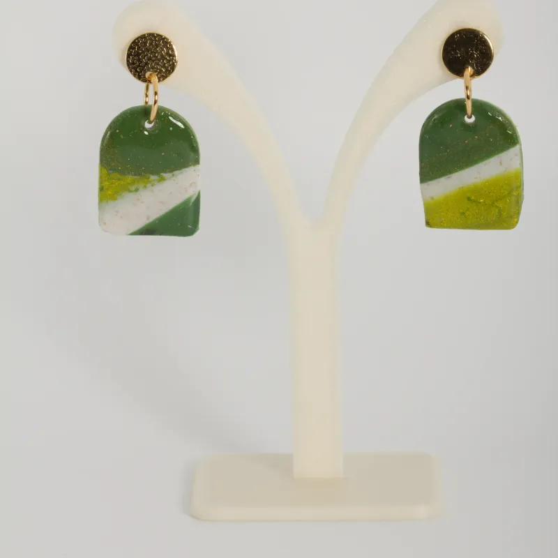 Boucles blanches et vertes