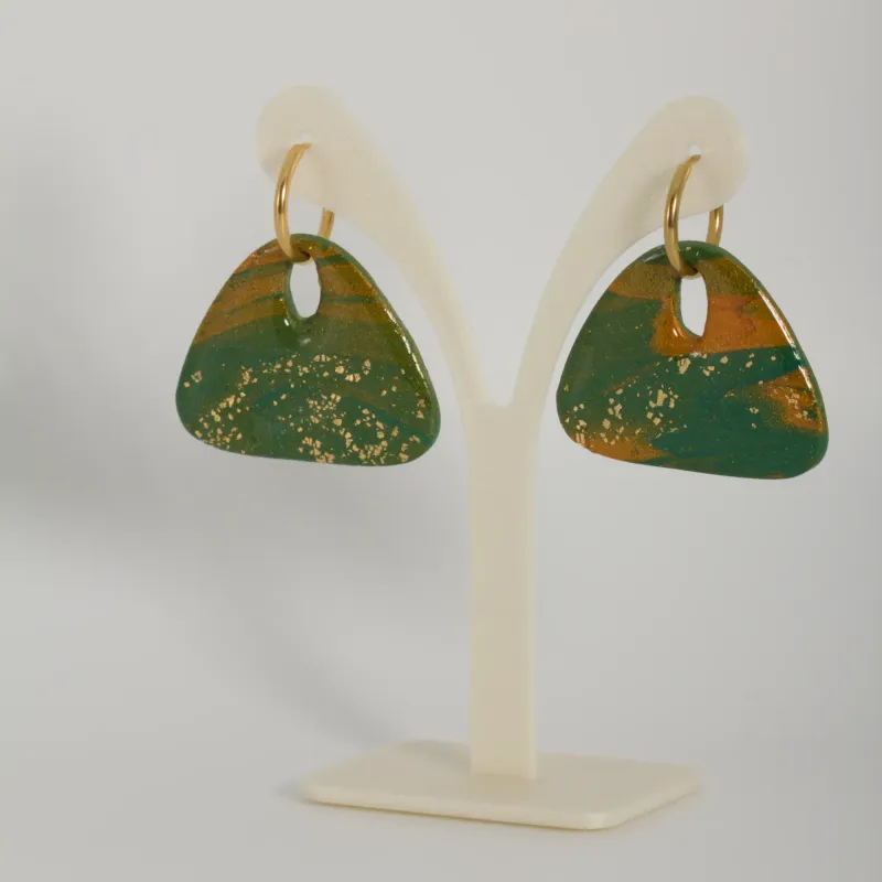 Boucles vertes et oranges