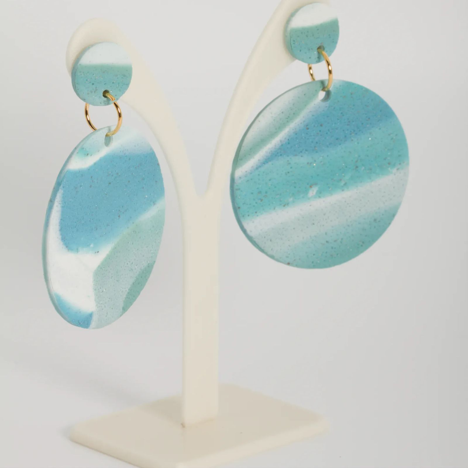 Boucles bleu clair