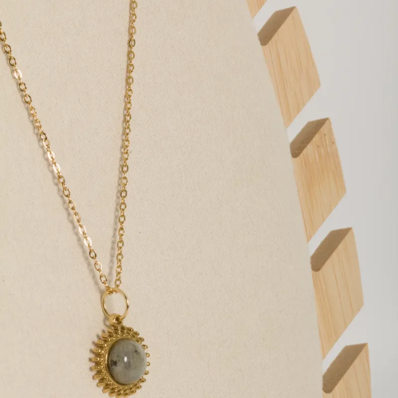 Collier « flamme solaire »